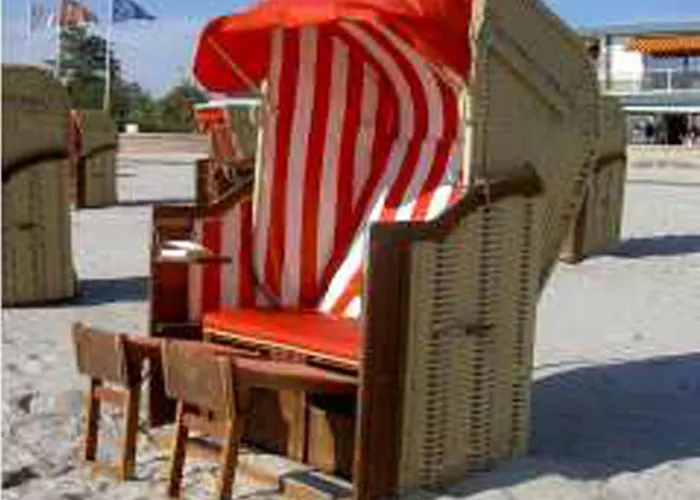 2 Hoeller Apartment *